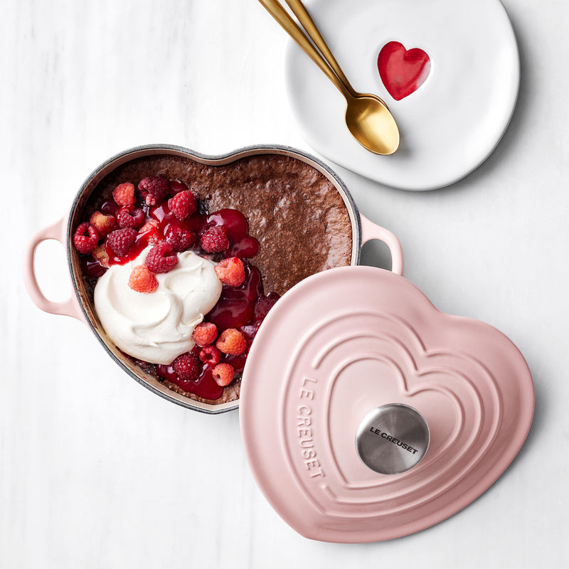 LE CRESUSET ENAMELED CAST IRON HEART  2Qt.