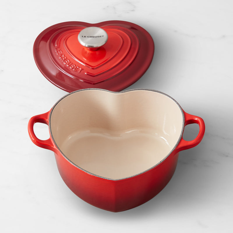 LE CRESUSET ENAMELED CAST IRON HEART  2Qt.