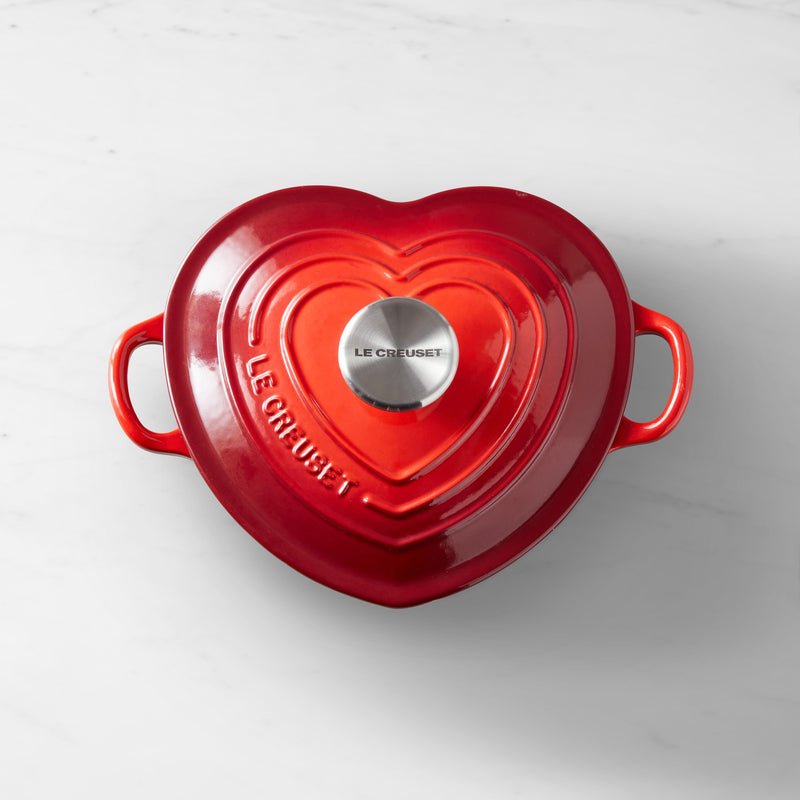 LE CREUSET ENAMELED CAST IRON SHALLOW HEART    1 1/4 QT.