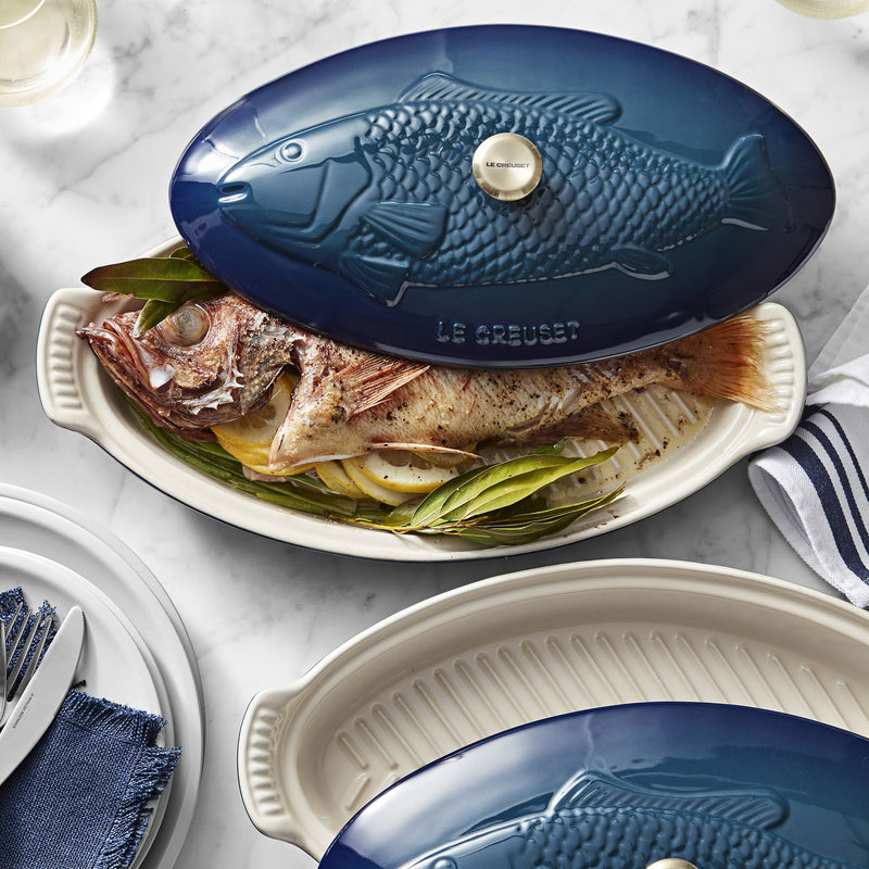 LE CREUSET STONEWARE OVAL FISH BAKER