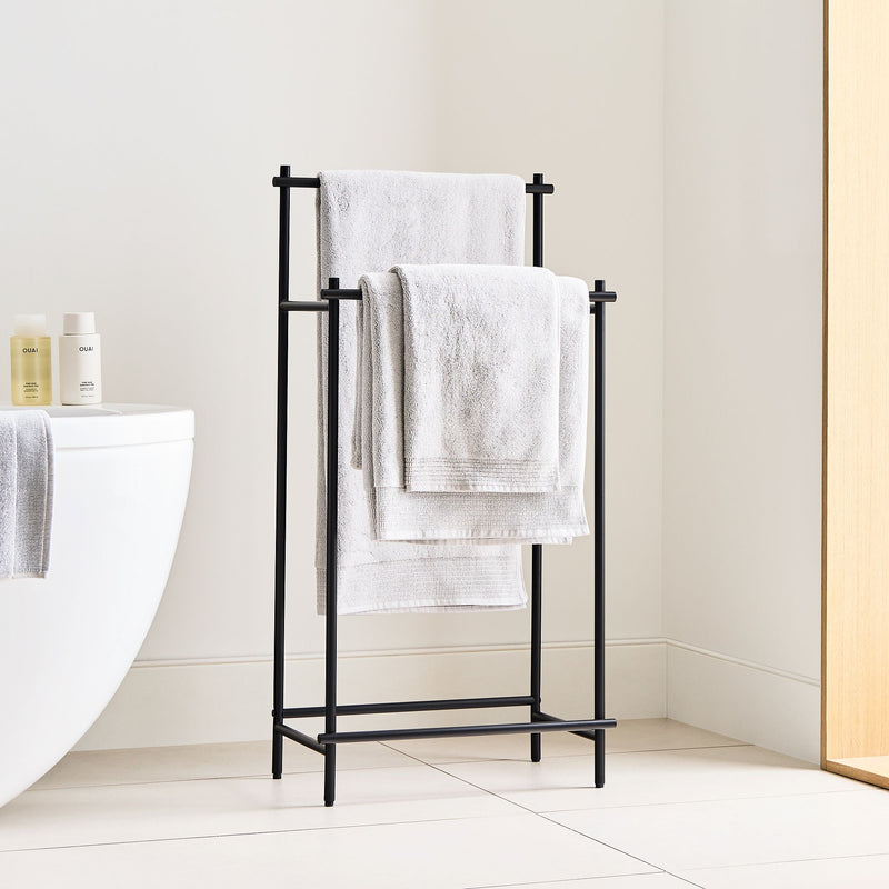 FREESTANDING TOWEL RACK