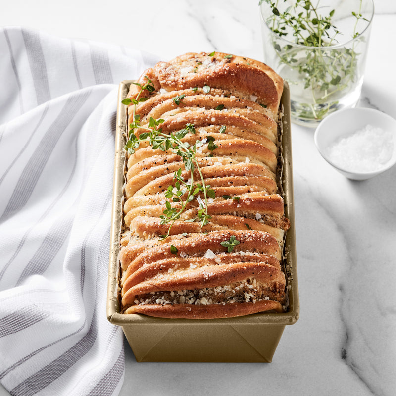 WILLIAMS SONOMA GOLDTOUCH® LOAF PAN