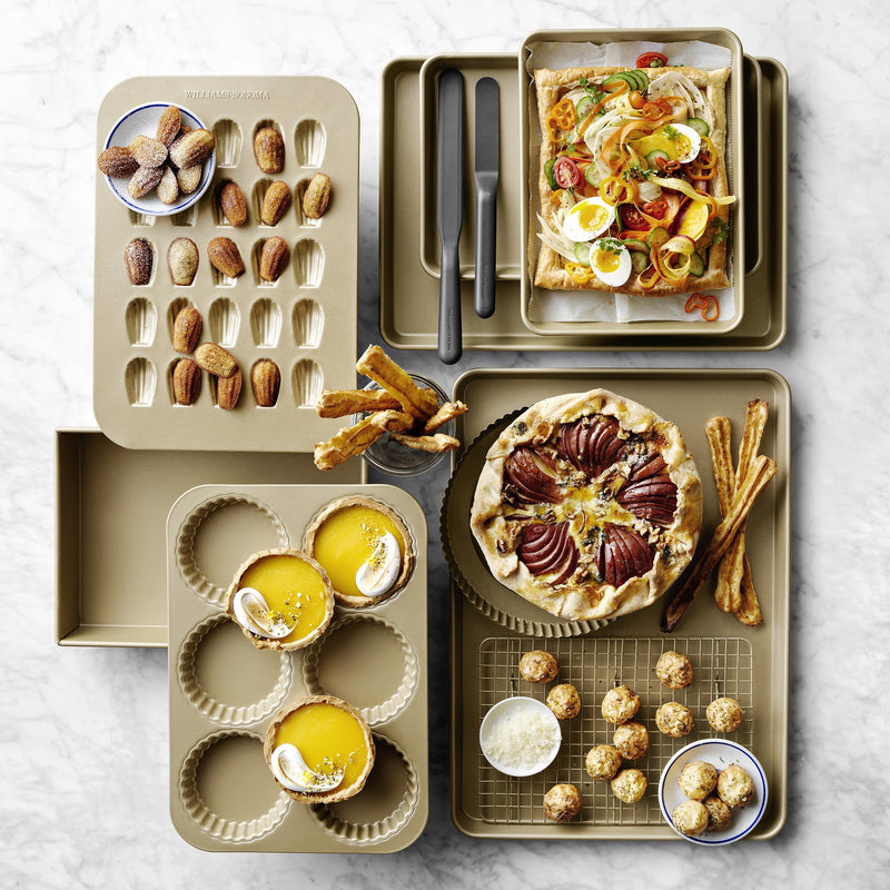 WILLIAMS SONOMA GOLDTOUCH® SHEET PAN    (SET OF 3)