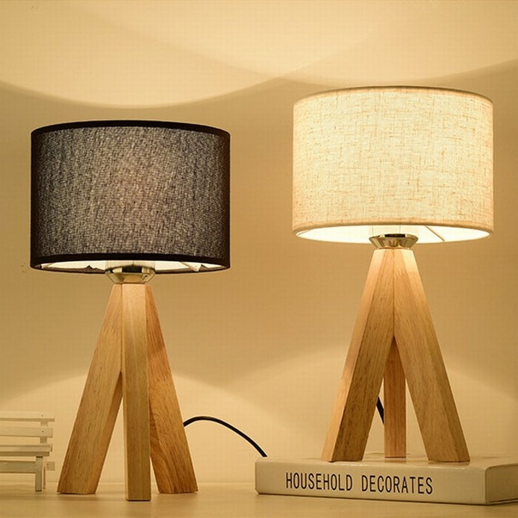 TRI POD LAMP