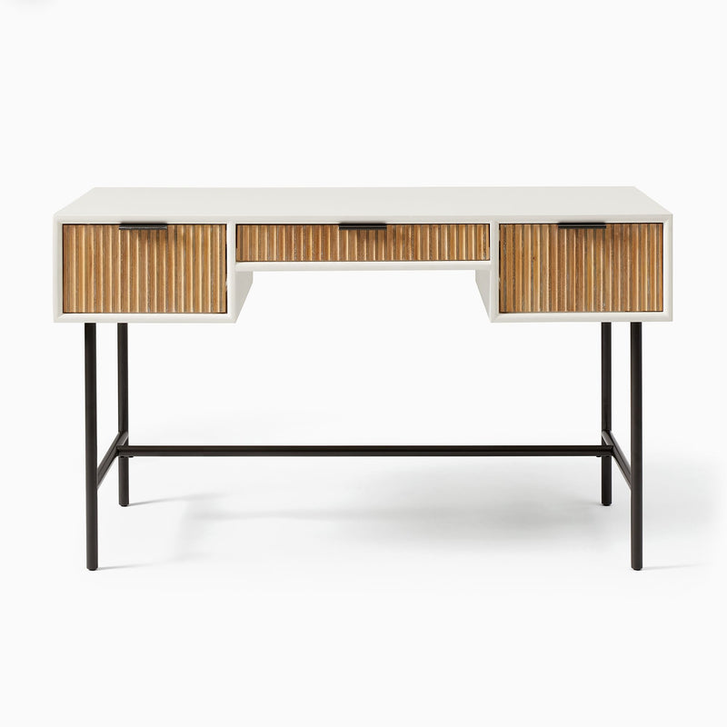 QUINN DESK